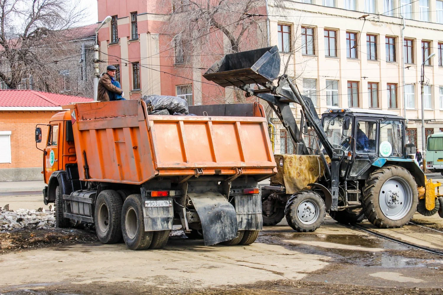 Вывоз мусора Камазом в Барнауле – аренда и заказ Камаза 10 тонн от 2377 руб. в ПроМусор
