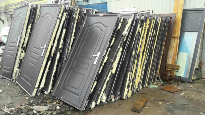 Вывоз металлических дверей с утилизацией в Барнауле в октябре
