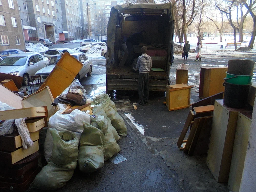 Вывоз мусора из подвала с утилизацией в Барнауле в октябре