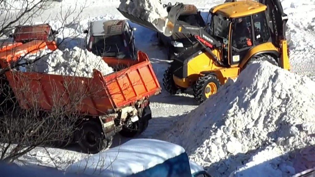 Вывоз снега с погрузкой в Барнауле для организаций и частных лиц в октябре